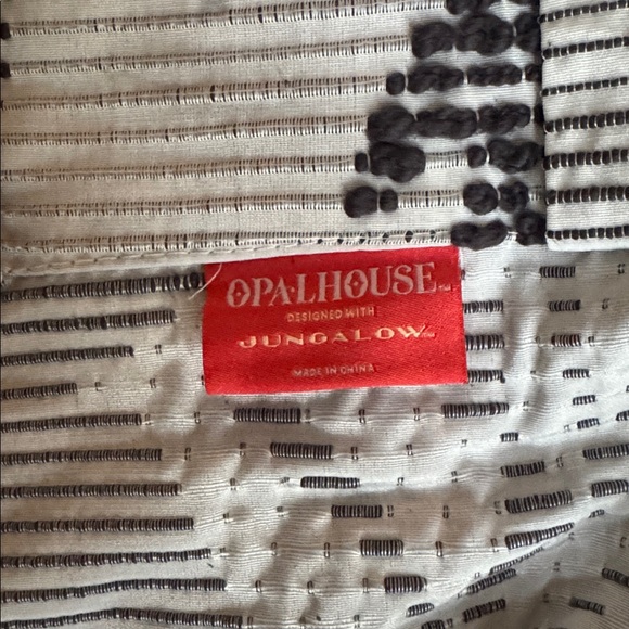 NEW Opalhouse JUNGALOW lightfiltering curtain panel 49x80” gray white Limu leaf - Picture 4 of 4